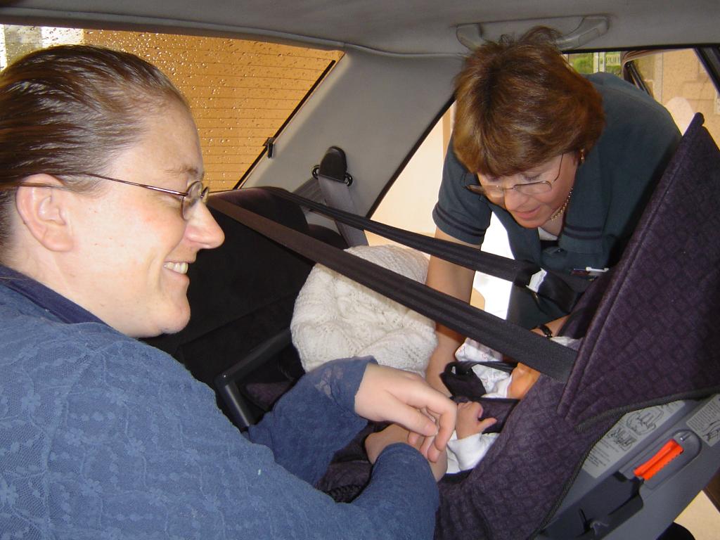 Baby/2003-10-12/going_home1.jpg