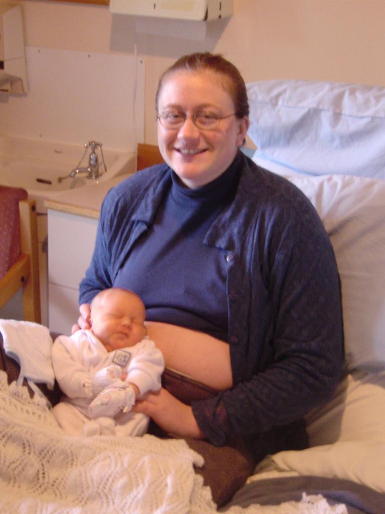Baby/2003-10-12/luke_debbie2.jpg