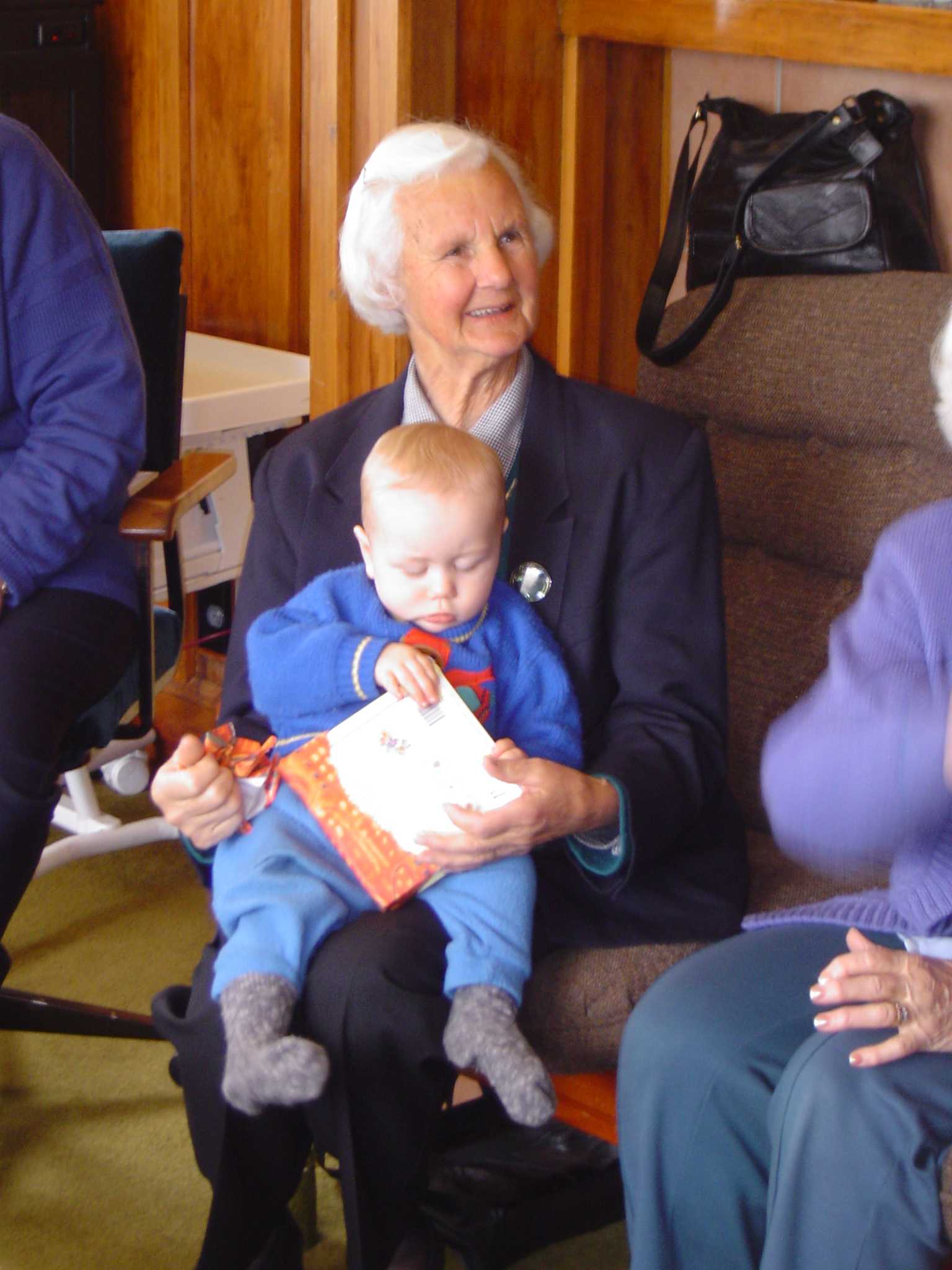 Luke/2004-10-09_First_Birthday/dsc00529.jpg