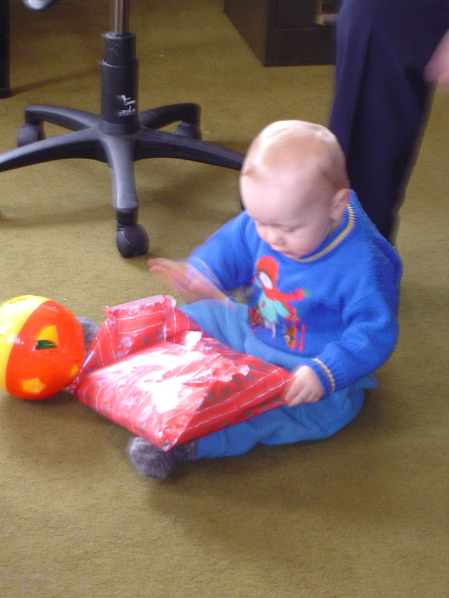 Luke/2004-10-09_First_Birthday/dsc00562.jpg