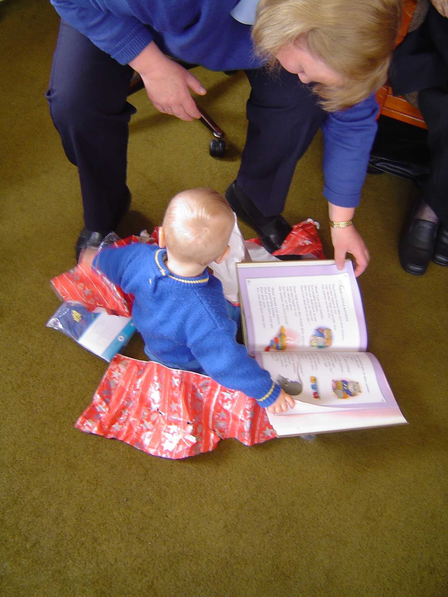 Luke/2004-10-09_First_Birthday/dsc00568.jpg