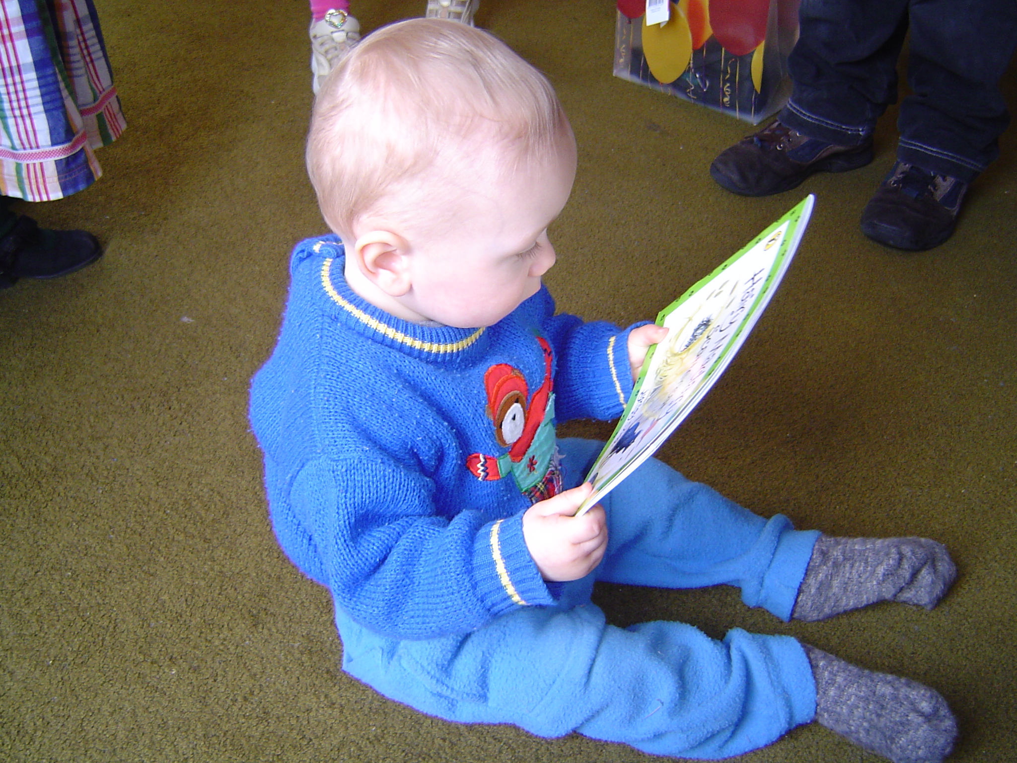 Luke/2004-10-09_First_Birthday/dsc00596.jpg