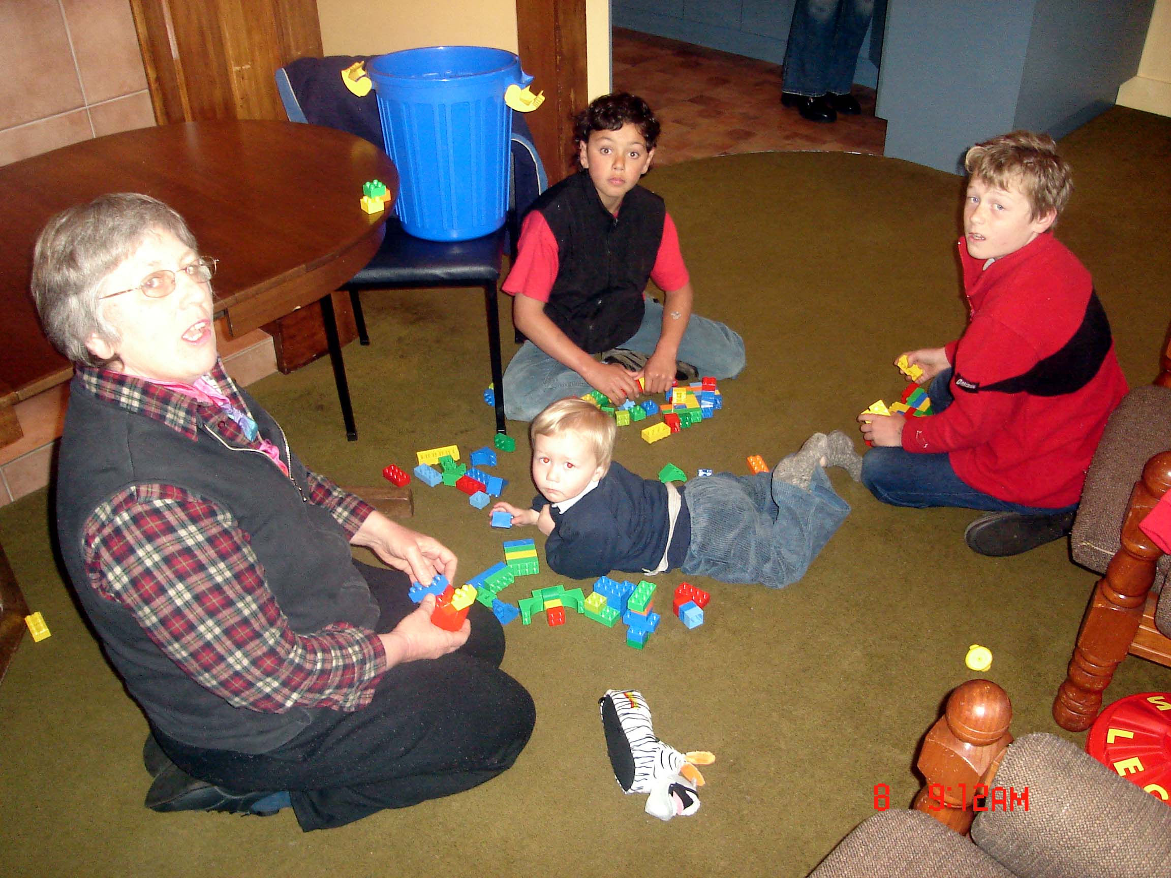 Luke/2005-10-08_Second_Birthday/DSC00875.JPG