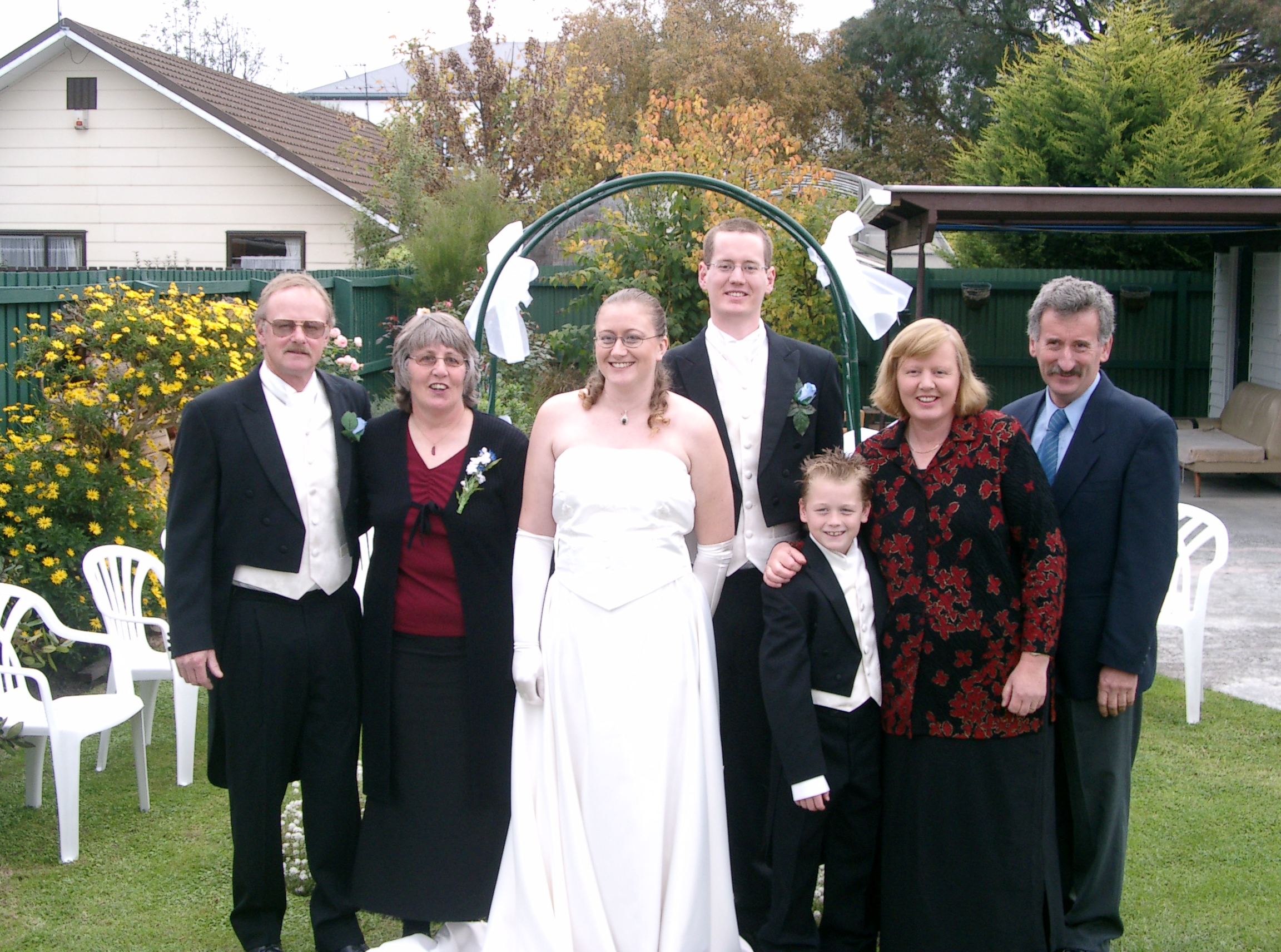 Wedding/sam/arch-JohnChristineDCDanielWendyMalcolm1.jpg