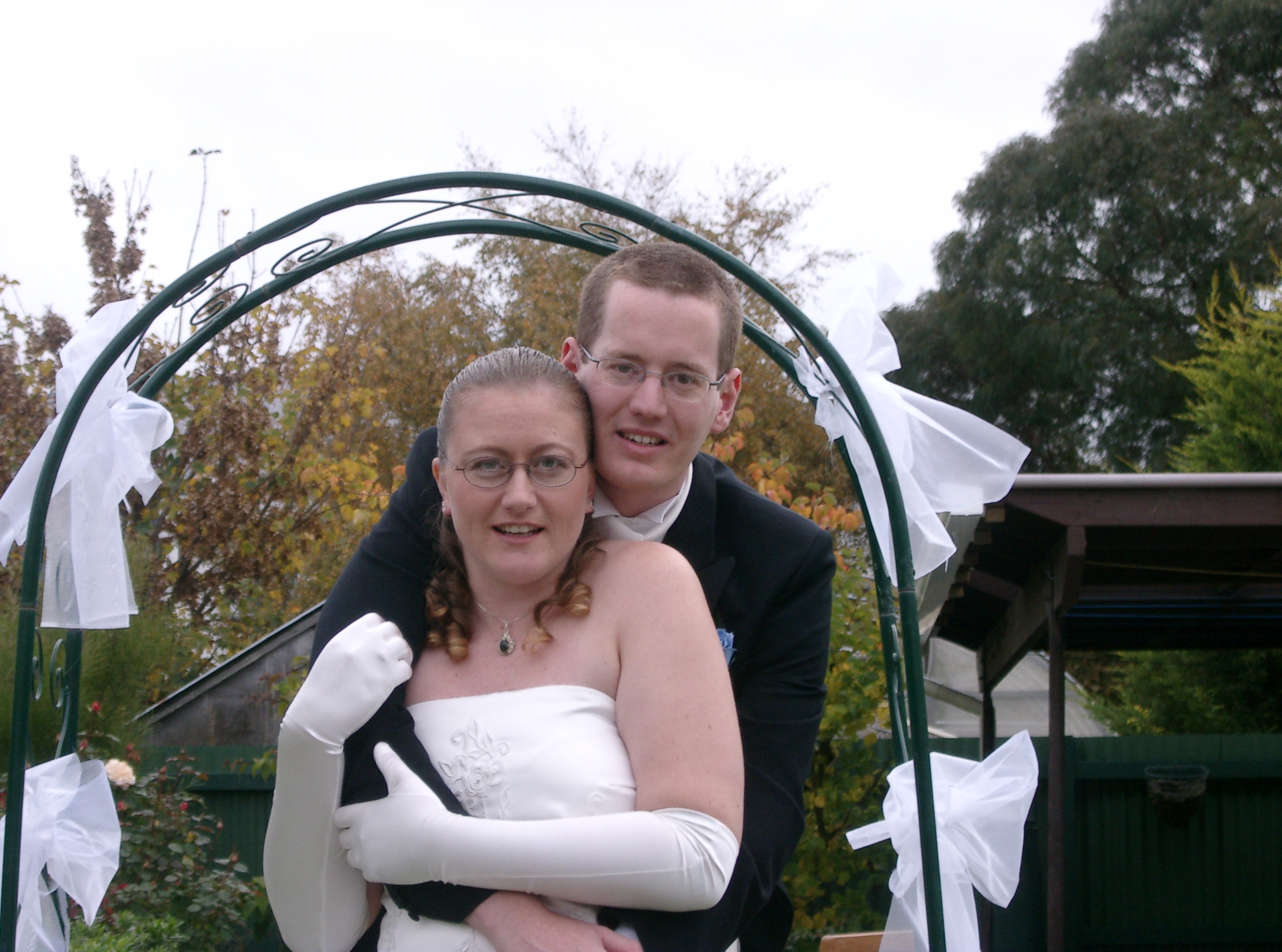 Wedding/sam/arch-cuddle2.jpg
