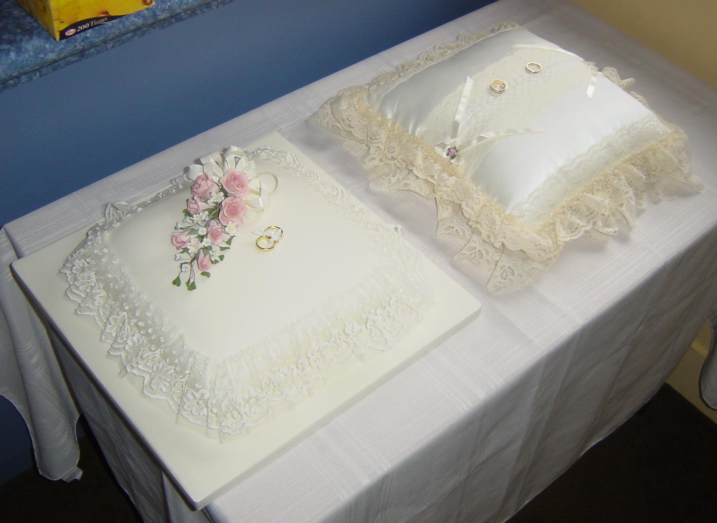 Wedding/sony/cake_and_ring2.jpg