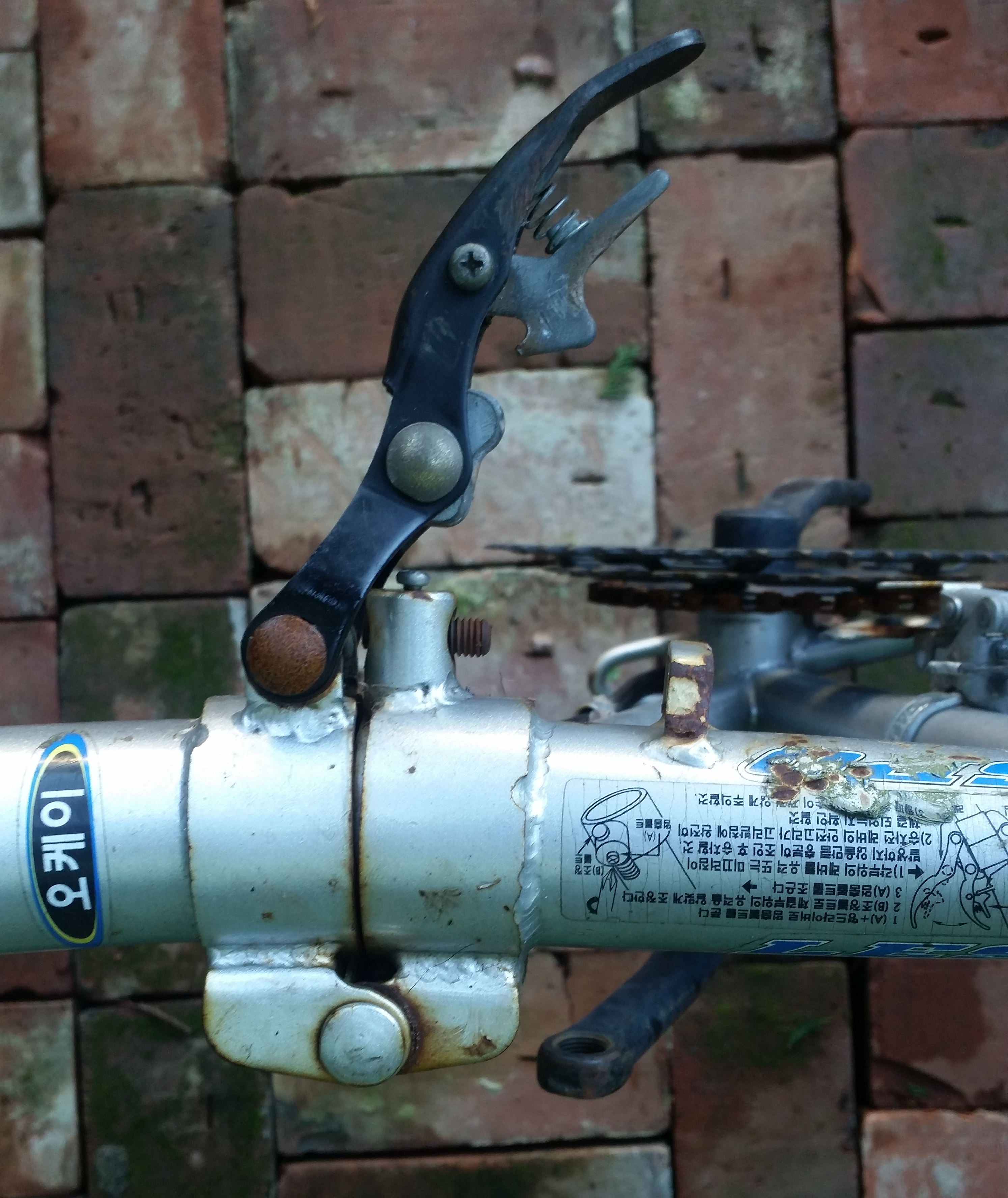 bikes/lespo-folder/20170715_clamp.jpg