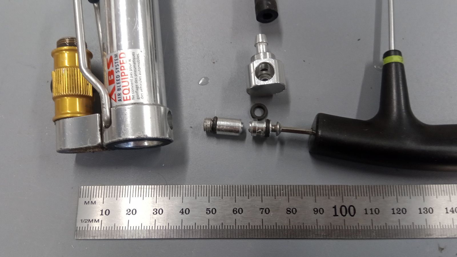 bikes/lezyne-microdrive-pump.jpg