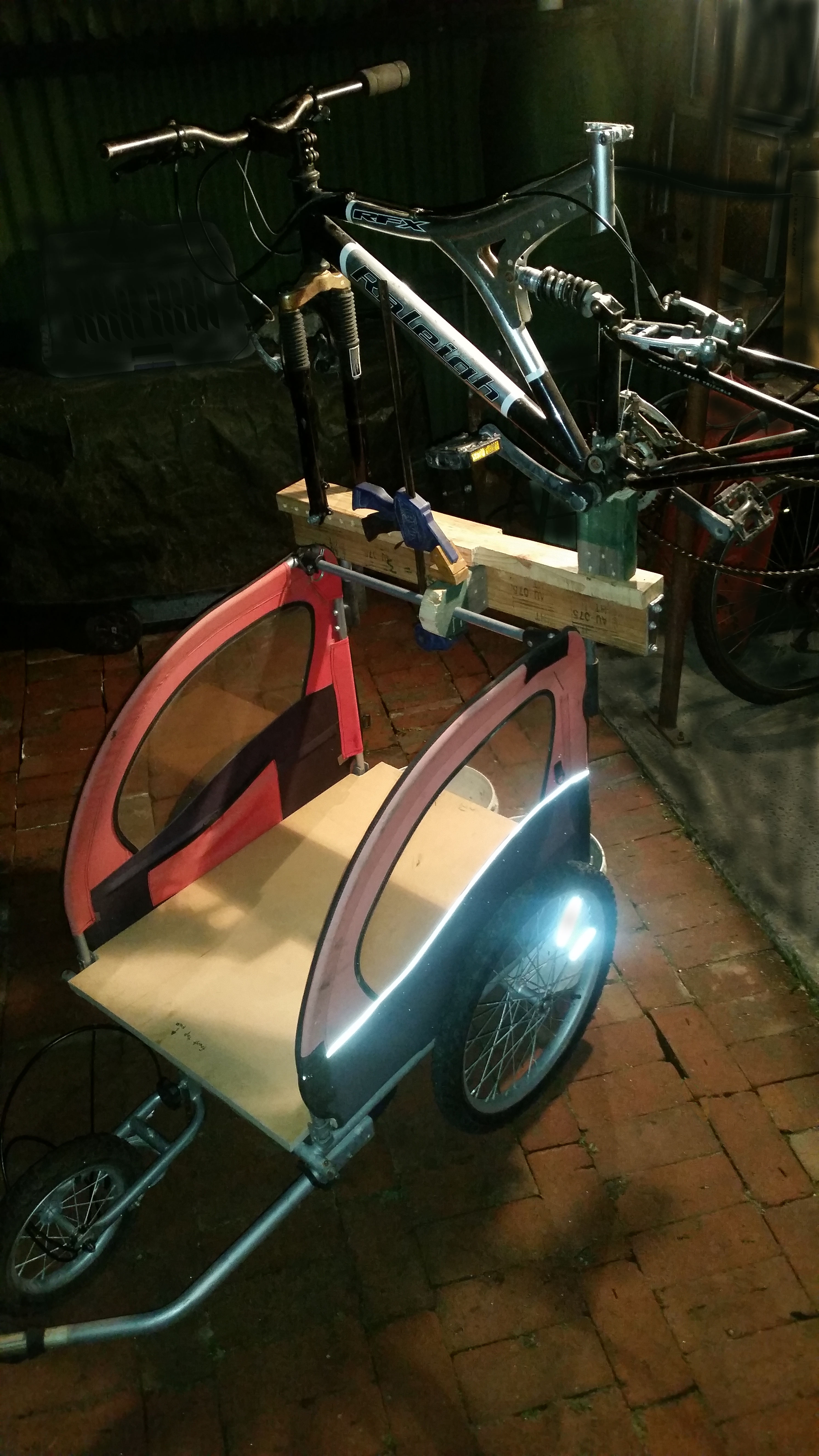 bikes/trailer/20160504_194140.jpg