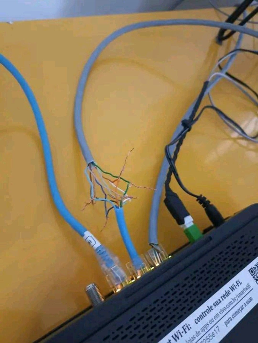ethernet-cabling/bad-joints-2.jpg