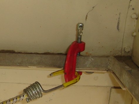 landrover/2006_10_12-Stuff/wheelclamp.jpg