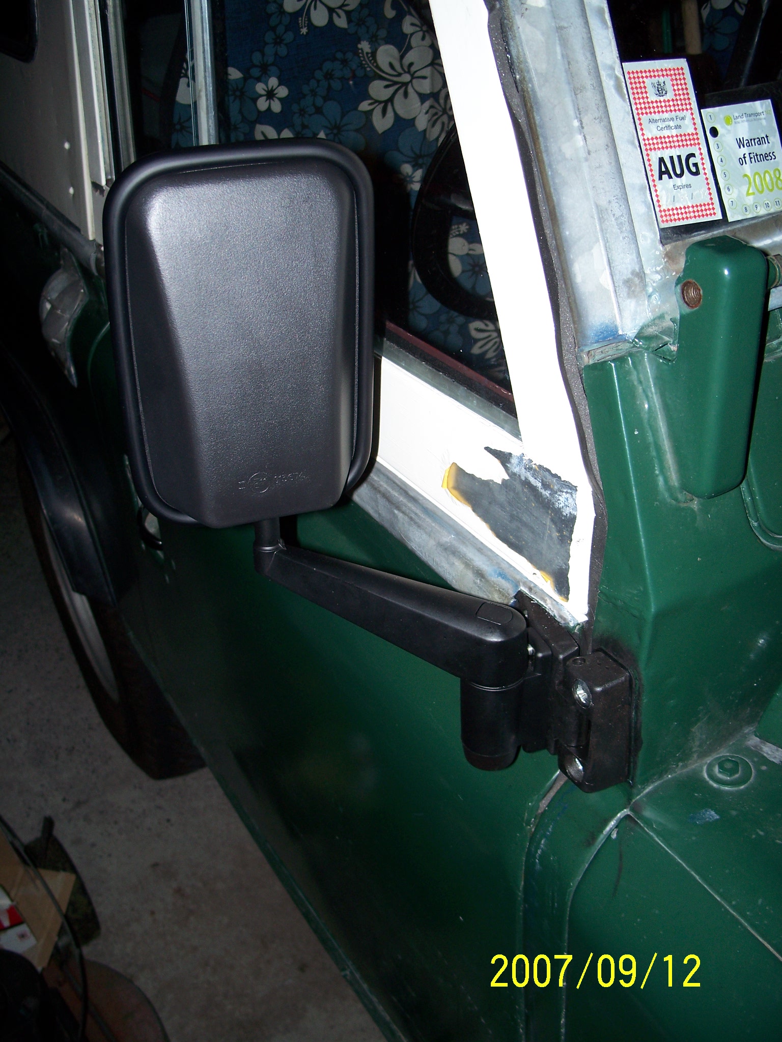 landrover/2007-09-12_Side-Mirrors/100_0485.jpg