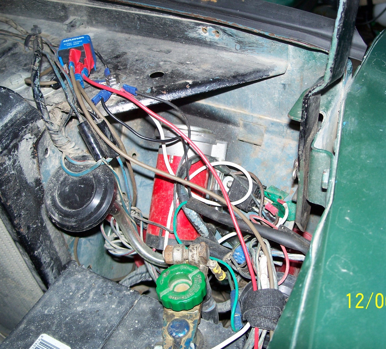 landrover/2010-06-12_Roundup/horn2.jpg