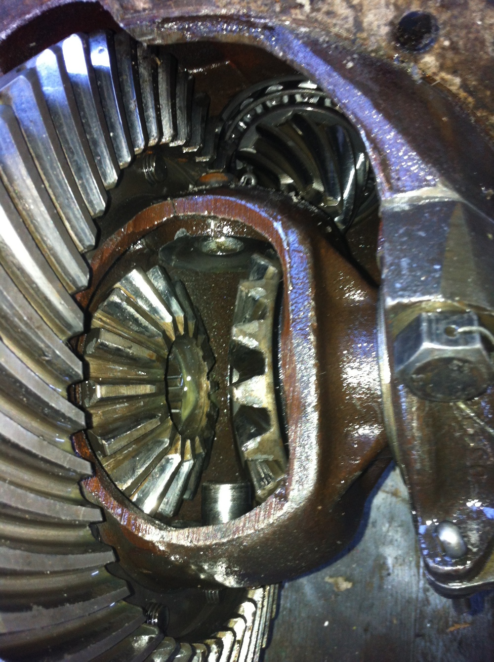 landrover/2012-04-22_diff_again/diff1.JPG