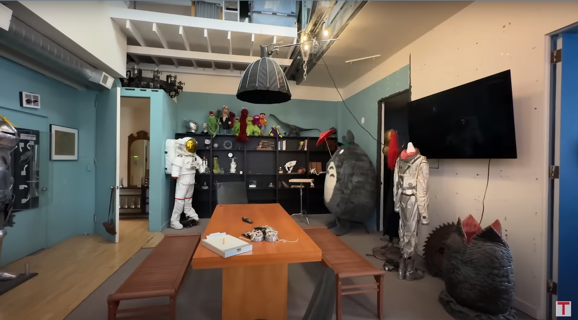 meeting-backgrounds/adam-savage-tested13-office.png