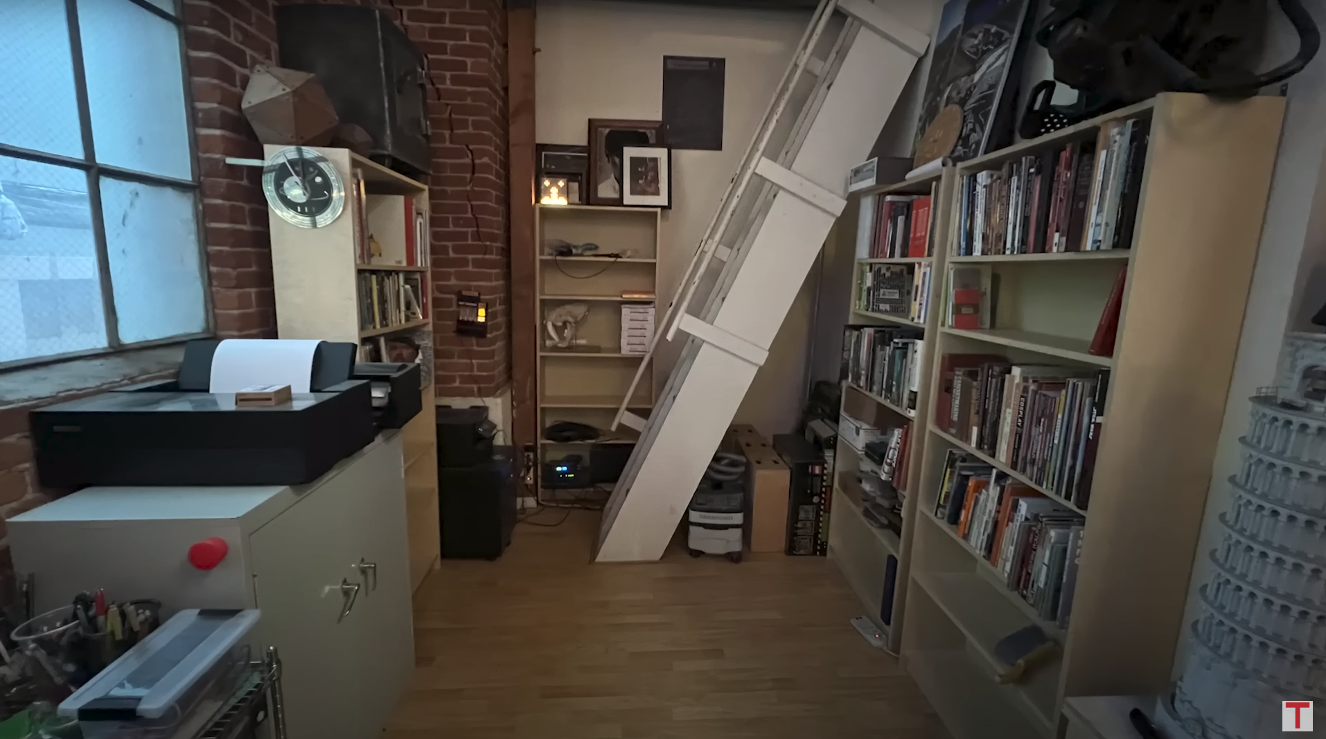 meeting-backgrounds/adam-savage-tested16-loftladder.png
