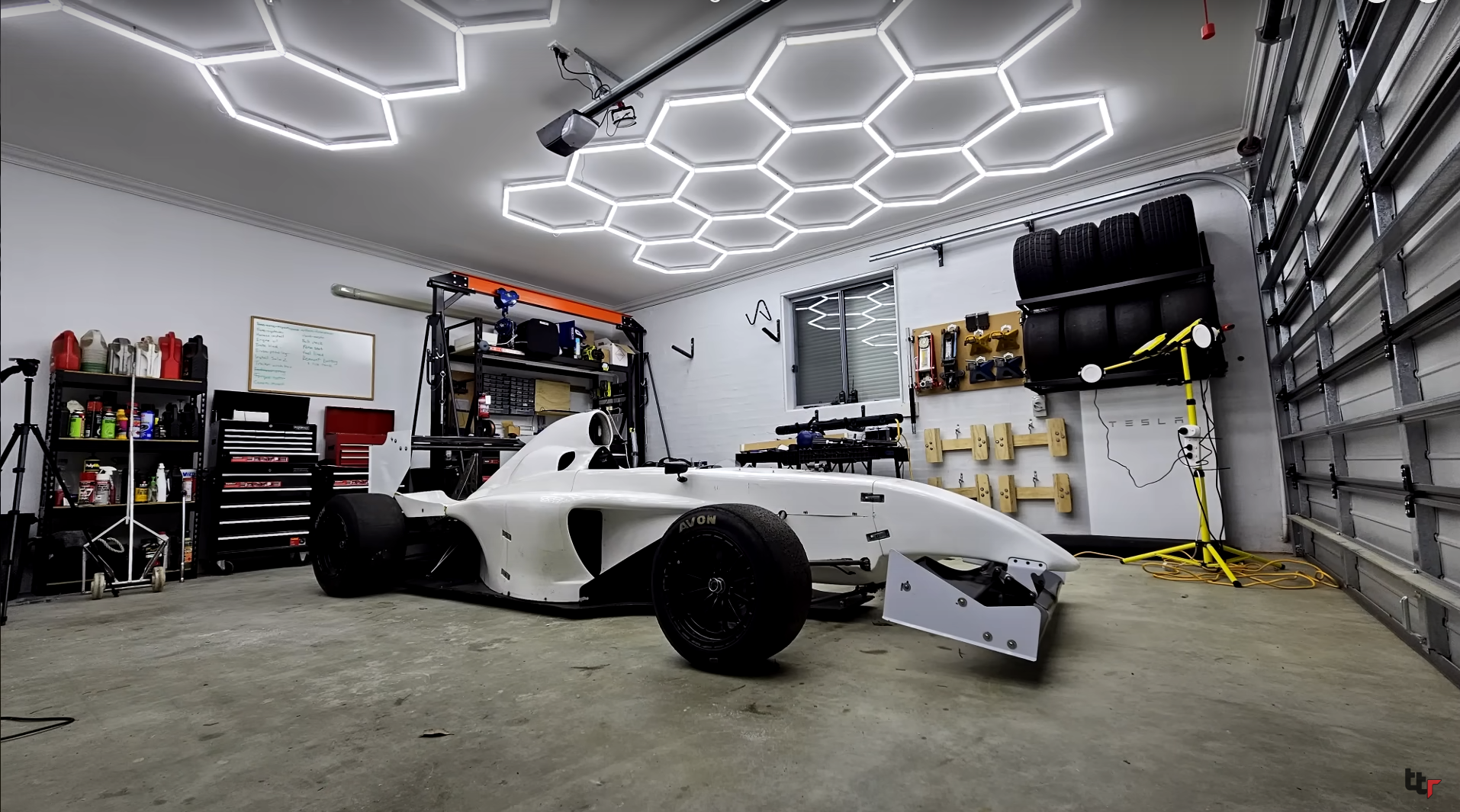 meeting-backgrounds/teaching-tech-racecar1.png