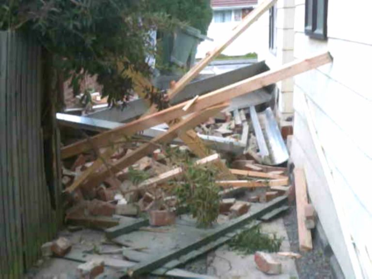quake/20110222/feb01.jpg